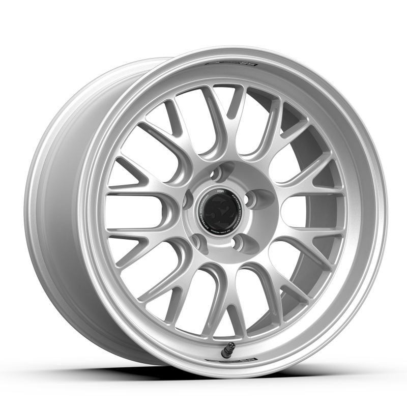 fifteen52 Holeshot RSR 19x8.5 5x112 42mm ET 57.1mm Center Bore Radiant Silver